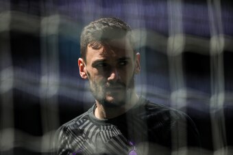 LONDON, ENGLAND - MAY 12: Tottenham Hotspur goalkeeper Hugo Lloris during the Premier League match between Tottenham Hotspur and Everton FC at Tottenham Hotspur Stadium on May 12, 2019 in London, United Kingdom. (Photo by Marc Atkins/Getty Images)