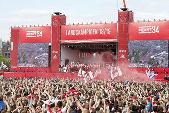 Rasmus Kristensen of Ajax, Joel Veltman of Ajax, Matthijs de Ligt of Ajax, Donny van de Beek of Ajax, David Neres of Ajax, Daley Sinkgraven of Ajax, Klaas Jan Huntelaar of Ajax, Dusan Tadic of Ajax, Noussair Mazraoui of Ajax, Carel Eiting of Ajax, Lisandr