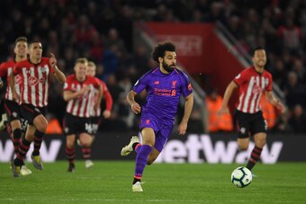 SOUTHAMPTON, ENGLAND - APRIL 05: Mohamed Salah of Liverpool breaks away to score during the Premier League match between Southampton FC and Liverpool FC at St Mary's Stadium on April 05, 2019 in Southampton, United Kingdom. (Photo by Mike Hewitt/Getty Ima