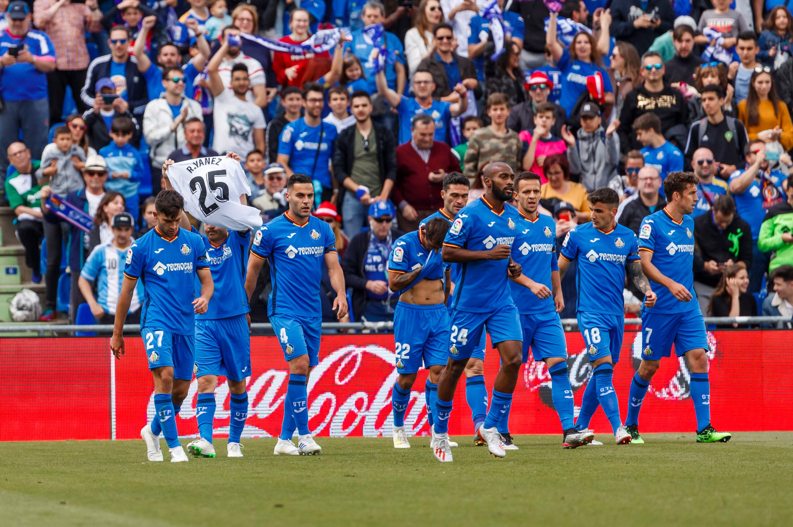 GETAFE, SPAIN - MAY 18: Players of Getafe CF celebrate after their team's goal during the La Liga match between Getafe CF and Villarreal CF at Coliseum Alfonso Perez on May 18, 2019 in Getafe, Spain. (Photo by TF-Images/Getty Images)