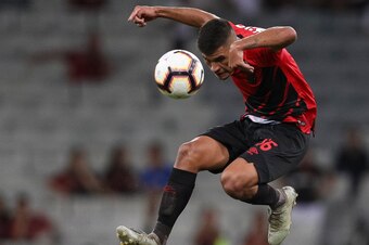CURITIBA, BRAZIL - MARCH 14: Bruno Guimaraes of Athletico PR controls the ball in the air during a match between Athletico PR and Jorge Wilstermann, as part of Copa CONMEBOL Libertadores 2019 at Arena da Baixada on March 14, 2019 in Curitiba, Brazil. (Pho