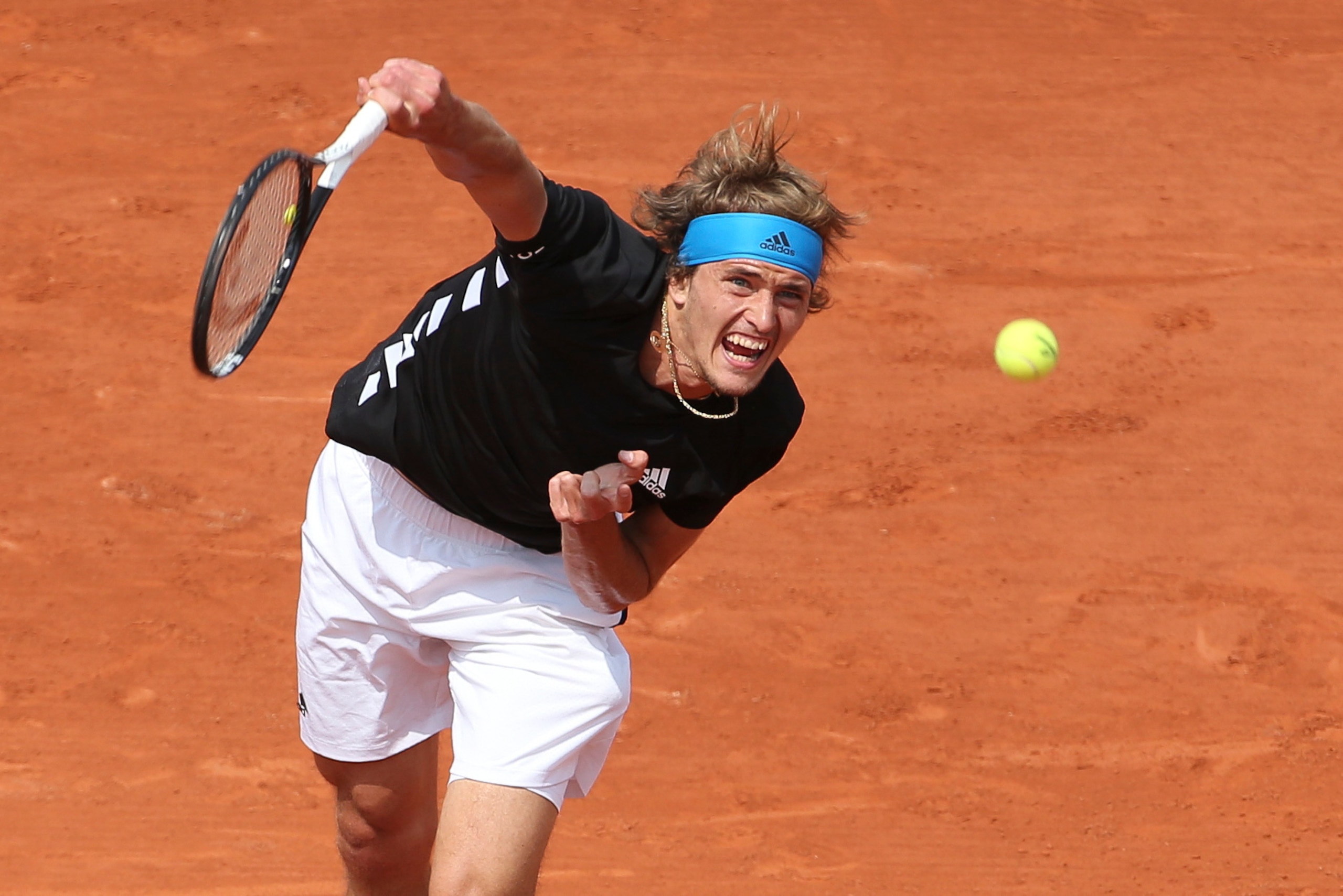 PARIS, FRANCE - JUNE 3: Alexander Zverev of Germany in action during day 9 of the 2019 French Open at Roland Garros stadium on June 3, 2019 in Paris, France. (Photo by Jean Catuffe/Getty Images)