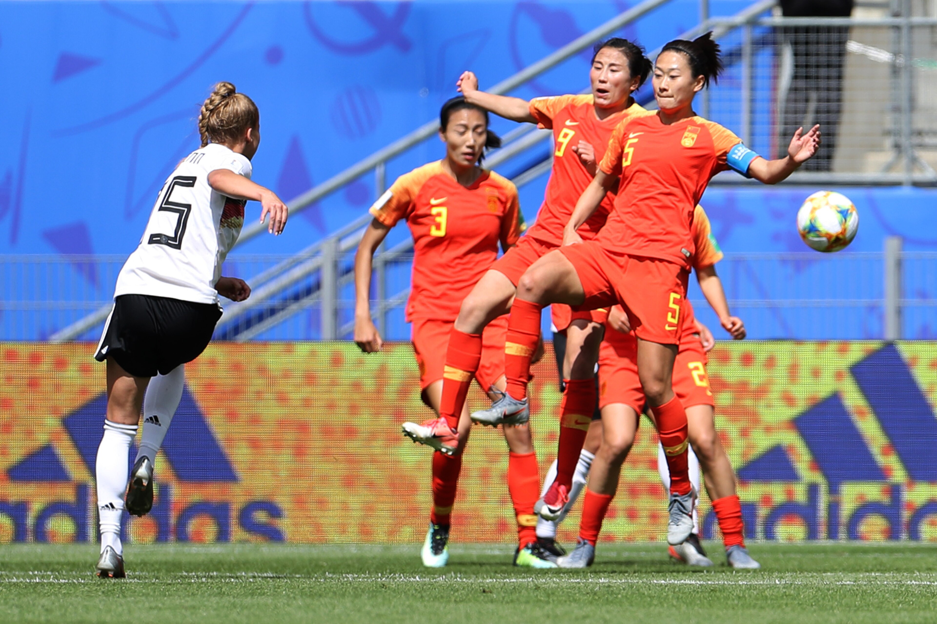 RENNES, FRANCE - JUNE 08: Giulia Gwinn of Germany scores her team's first goal during the 2019 FIFA Women's World Cup France group B match between Germany and China PR at Roazhon Park on June 08, 2019 in Rennes, France. (Photo by Maja Hitij/Getty Images) RENNES, FRANCE - JUNE 08: Giulia Gwinn of Germany scores her team's first goal during the 2019 FIFA Women's World Cup France group B match between Germany and China PR at Roazhon Park on June 08, 2019 in Rennes, France. (Photo by Maja Hitij/Getty Images)