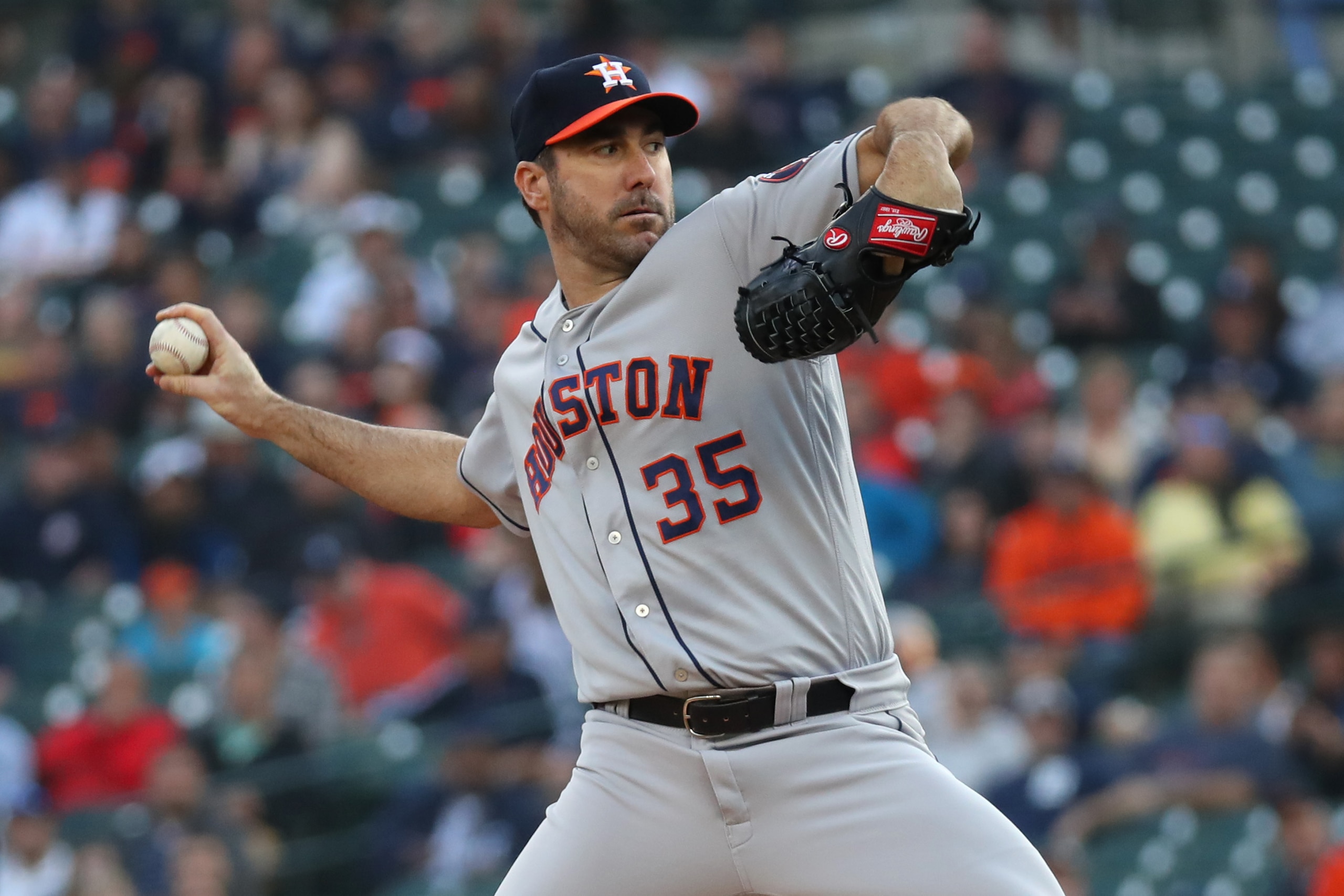 DETROIT, MICHIGAN - MAY 15: Justin Verlander #35 of the Houston Astros throws a first inning pitch while playing the Detroit Tigers at Comerica Park on May 15, 2019 in Detroit, Michigan. (Photo by Gregory Shamus/Getty Images)