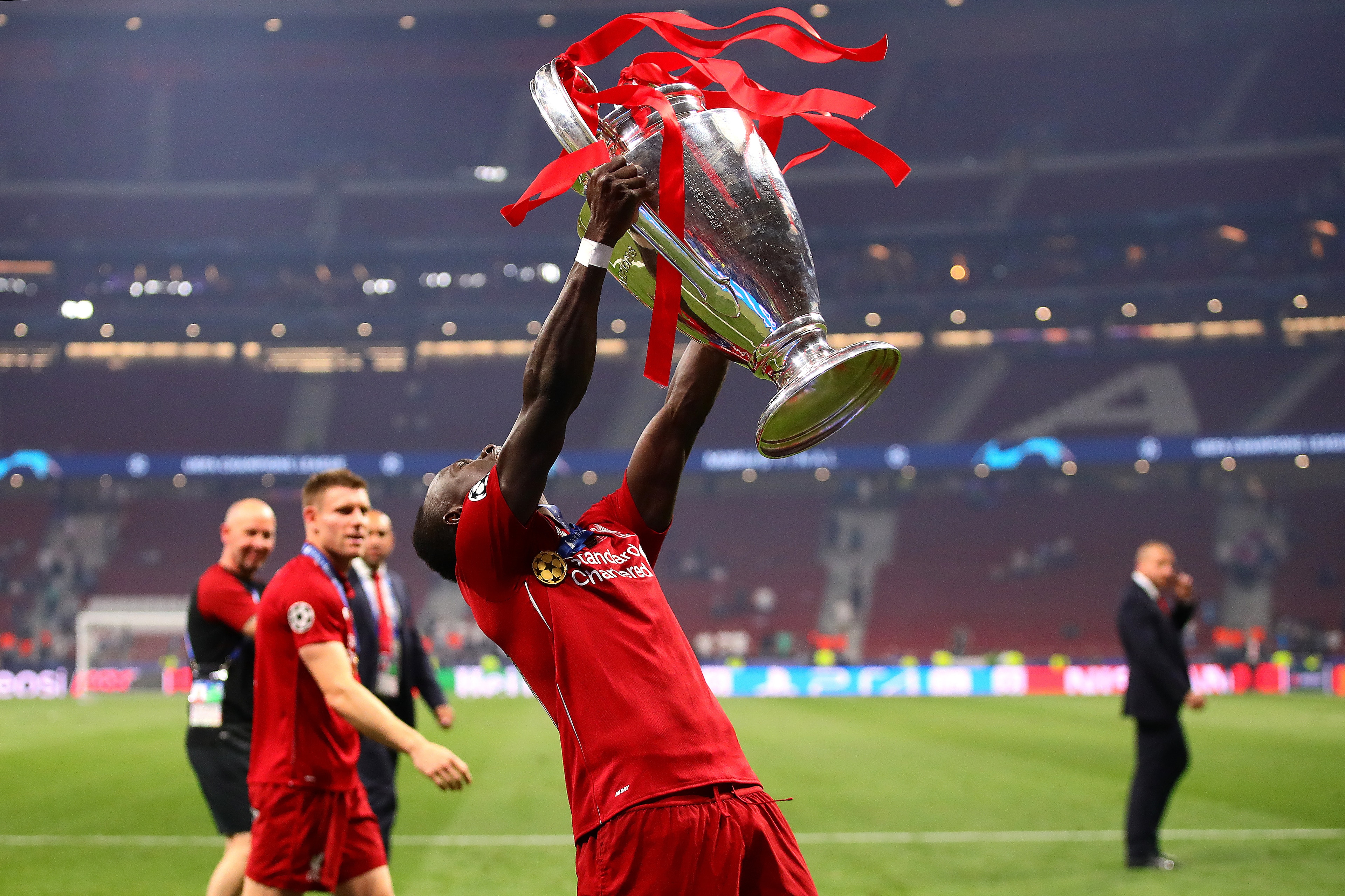 MADRID, SPAIN - JUNE 01: Sadio Mane of Liverpool celebrates with the trophy following the UEFA Champions League Final between Tottenham Hotspur and Liverpool at Estadio Wanda Metropolitano on June 01, 2019 in Madrid, Spain. (Photo by Chris Brunskill/Fanta
