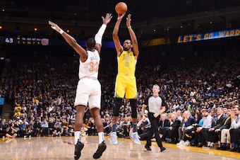 OAKLAND, CA - JANUARY 8: Kevin Durant #35 of the Golden State Warriors shoots the ball against the New York Knicks on January 8, 2019 at ORACLE Arena in Oakland, California. NOTE TO USER: User expressly acknowledges and agrees that, by downloading and or 