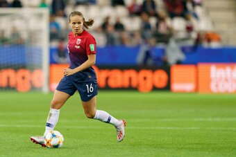 REIMS, FRANCE - JUNE 08: Guro Reiten of Norway controls the ball during the 2019 FIFA Women's World Cup France group A match between Norway and Nigeria at Stade Auguste Delaune on June 8, 2019 in Reims, France. (Photo by TF-Images/Getty Images)