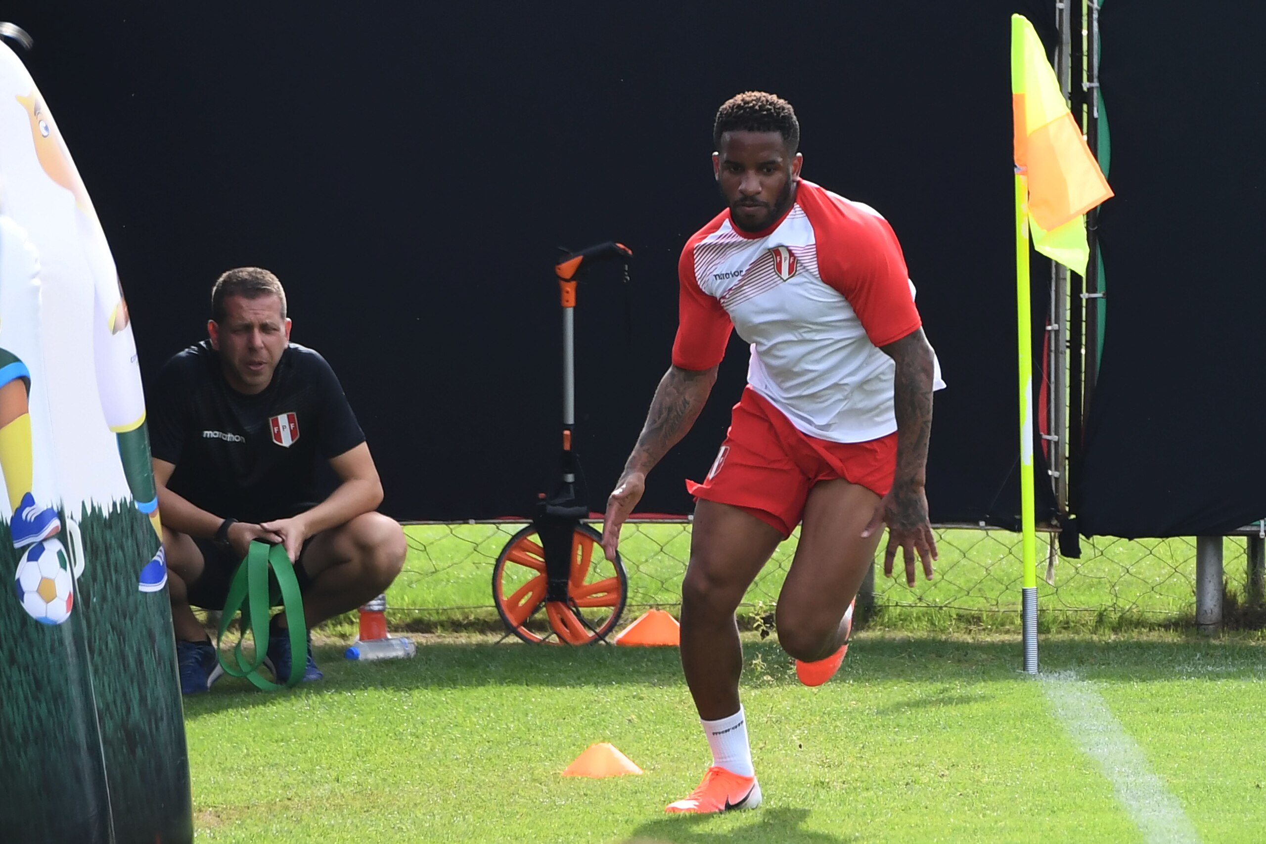Peru's Jefferson Farfan takes part in a training session at Internacional training center in Porto Alegre, Rio Grande do Sul State, Brazil, on June 14, 2019, on the eve of their Copa America football match against Venezuela. (Photo by EVARISTO SA / AFP)  