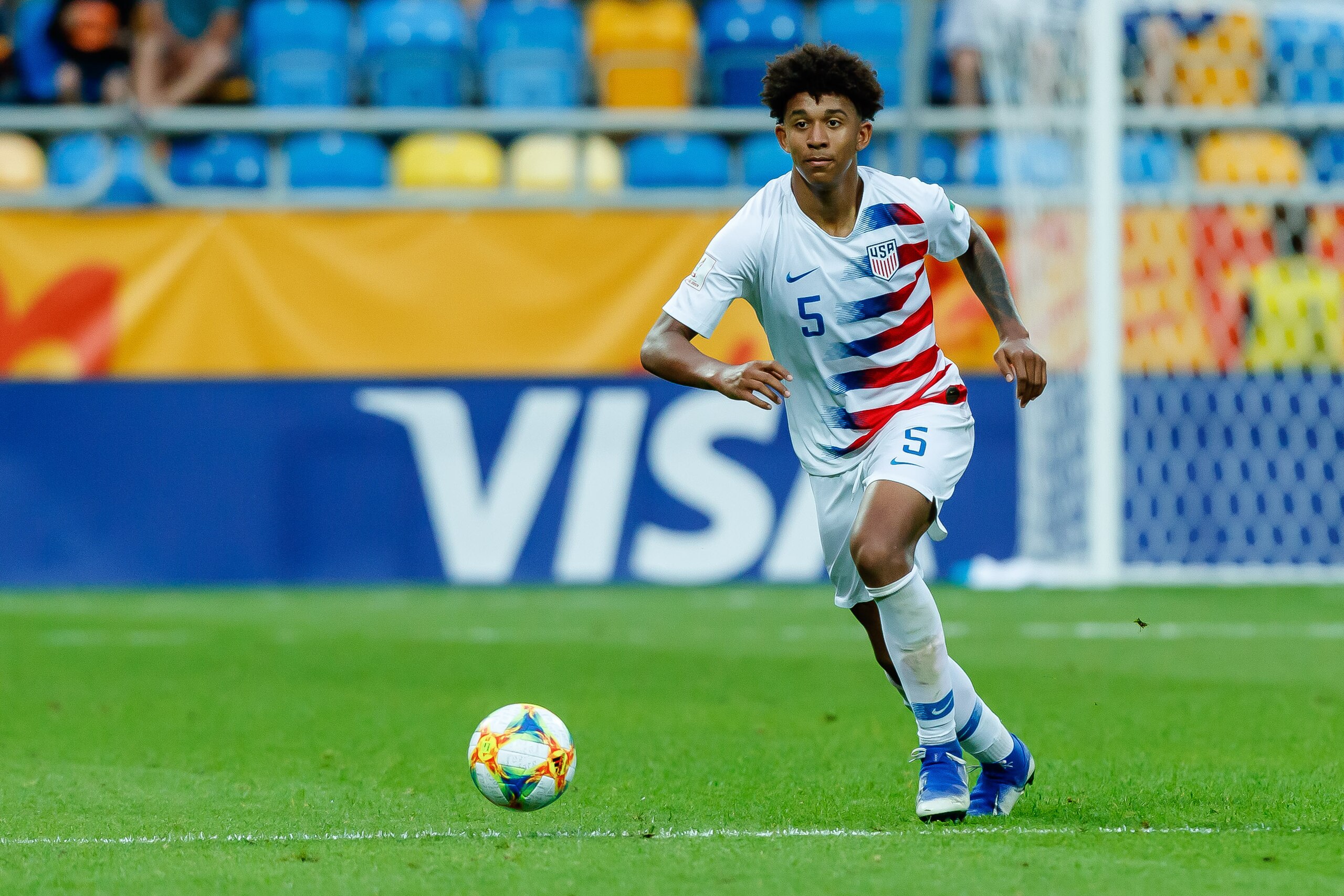 GDYNIA, POLAND - JUNE 08: Chris Richards of USA controls the ball during the 2019 FIFA U-20 World Cup Quarter Final match between USA and Ecuador at Gdynia Stadium on June 8, 2019 in Gdynia, Poland. (Photo by TF-Images/Getty Images)