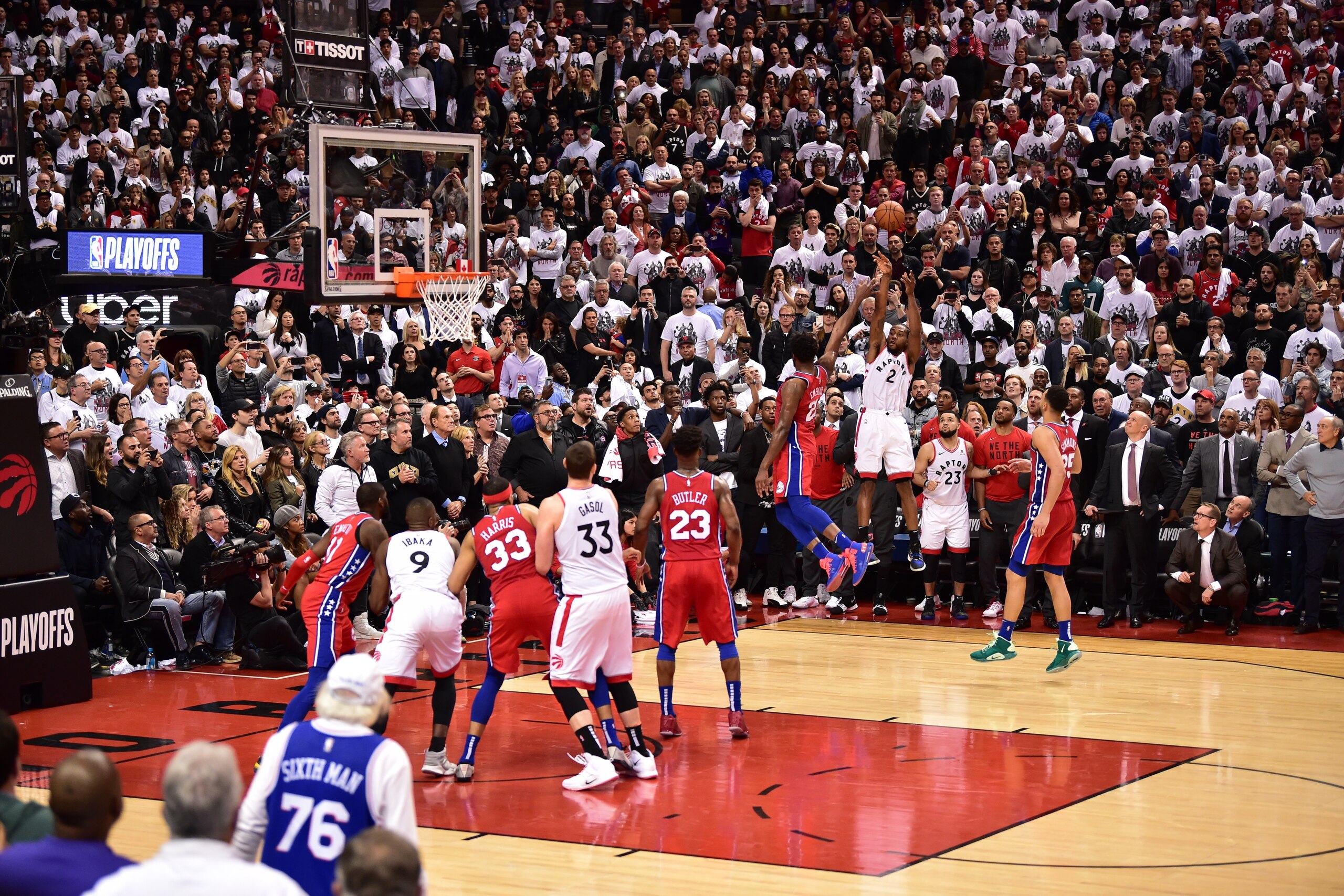 TORONTO, CANADA - MAY 12: Kawhi Leonard #2 of the Toronto Raptors shoots the game winning basket against the Philadelphia 76ers during Game Seven of the Eastern Conference Semi-Finals of the 2019 NBA Playoffs on May 12, 2019 at the Scotiabank Arena in Tor