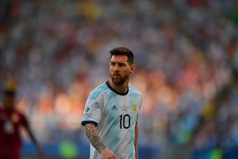 Argentina's Lionel Messi is seen during a Copa America football tournament quarter-final match against Venezuela at Maracana Stadium in Rio de Janeiro, Brazil, on June 28, 2019. (Photo by Carl DE SOUZA / AFP)        (Photo credit should read CARL DE SOUZA