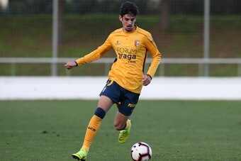 ALMADA, PORTUGAL - DECEMBER 16:  Francisco Trincao of SC Braga B in action during the Liga Ledman Pro match between CD Cova da Piedade and SC Braga B at Estadio Municipal Jose Martins Vieira on December 16, 2018 in Almada, Portugal.  (Photo by Gualter Fat