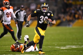 PITTSBURGH, PA - DECEMBER 30:  James Conner #30 of the Pittsburgh Steelers in action during the game against the Cincinnati Bengals at Heinz Field on December 30, 2018 in Pittsburgh, Pennsylvania. (Photo by Joe Sargent/Getty Images)