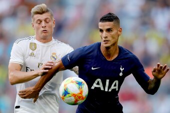 MUNICH, GERMANY - JULY 30: (L-R) Toni Kroos of Real Madrid, Erik Lamela of Tottenham Hotspur  during the Audi Cup  match between Real Madrid v Tottenham Hotspur at the Allianz Arena on July 30, 2019 in Munich Germany (Photo by Rico Brouwer/Soccrates/Getty