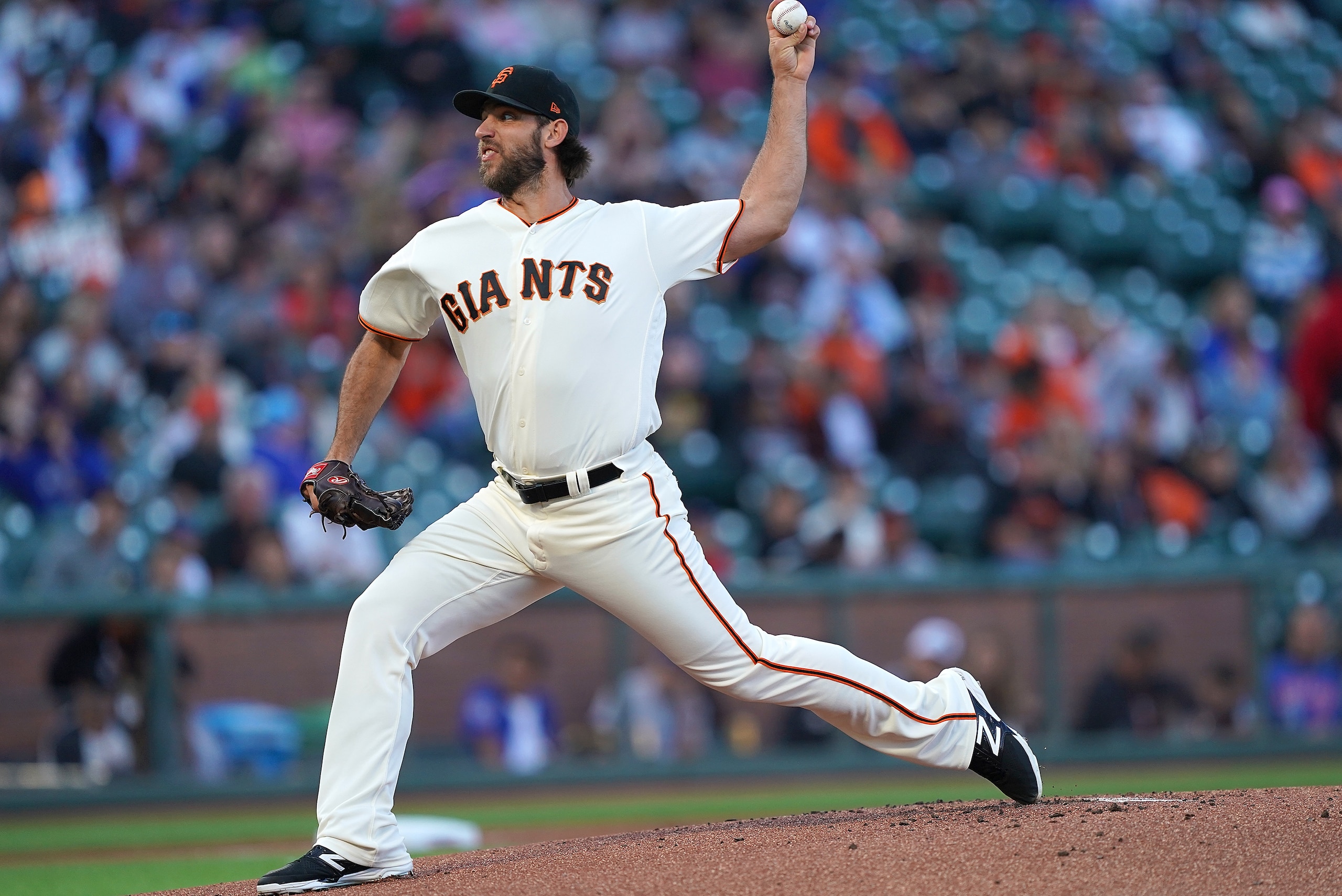 SAN FRANCISCO, CA - JULY 23:  Madison Bumgarner #40 of the San Francisco Giants pitches against the Chicago Cubs in the top of the first inning at Oracle Park on July 23, 2019 in San Francisco, California.  (Photo by Thearon W. Henderson/Getty Images)
