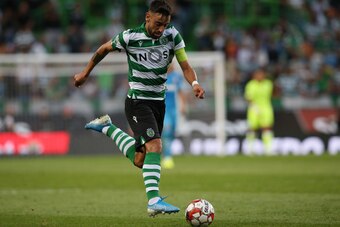 LISBON, PORTUGAL - JULY 28: Bruno Fernandes of Sporting CP in action during the Pre-Season Friendly match between Sporting CP and Valencia CF at Estadio Jose Alvalade on July 28, 2019 in Lisbon, Portugal.  (Photo by Gualter Fatia/Getty Images)