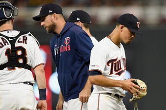 MINNEAPOLIS, MN - AUGUST 06: manager Rocco Baldelli #5 of the Minnesota Twins pulls starting pitcher Jose Berrios #17 from the interleague game against the Atlanta Braves during the sixth inning on August 6, 2019 at Target Field in Minneapolis, Minnesota.