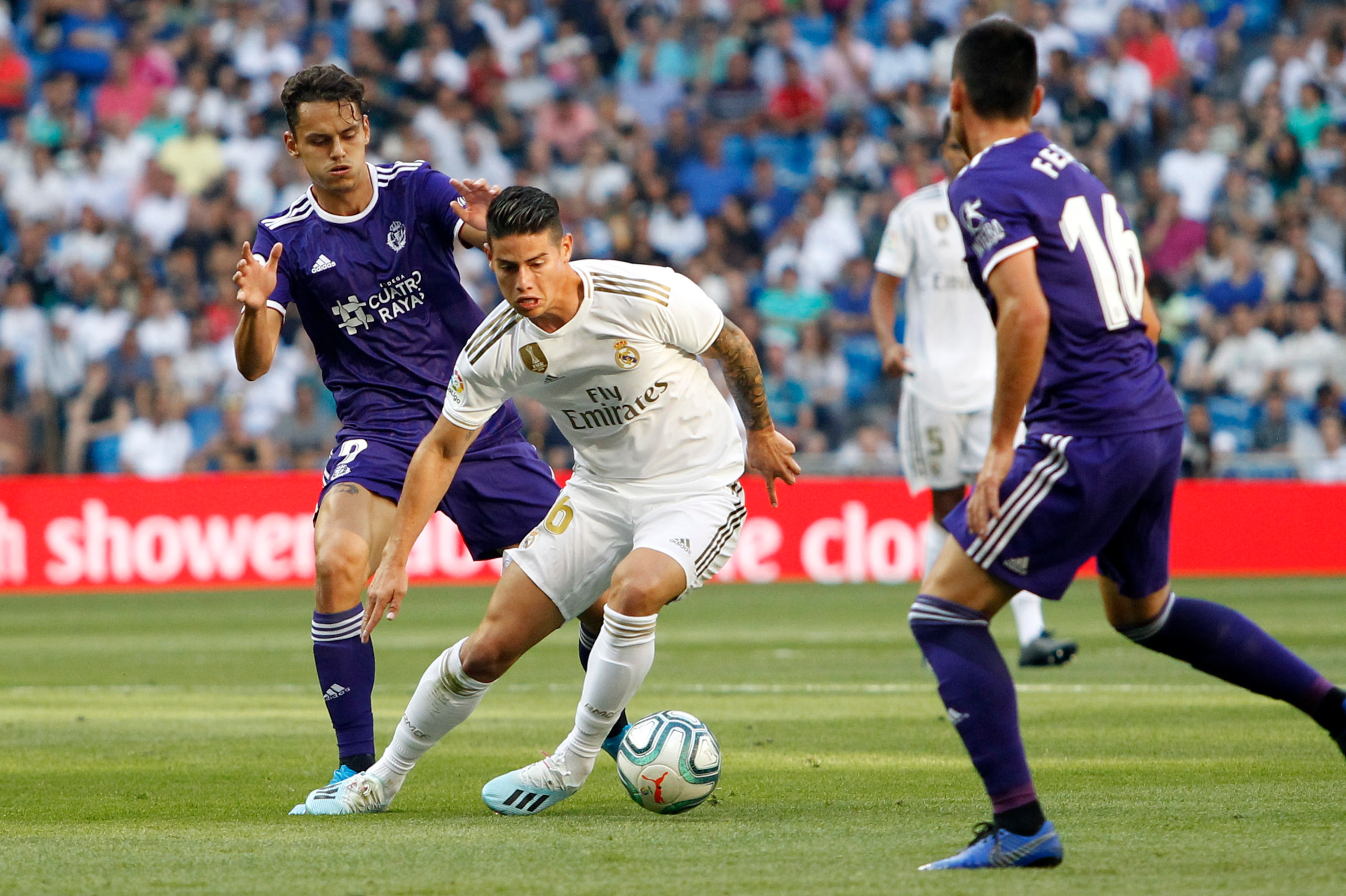 MADRID, SPAIN - AUGUST 24: James Rodriguez of Real Madrid controls the ball during the La Liga match between Real Madrid and Real Valladolid at Estadio Santiago Bernabeu on August 24, 2019 in Madrid, Spain. (Photo by TF-Images/Getty Images)