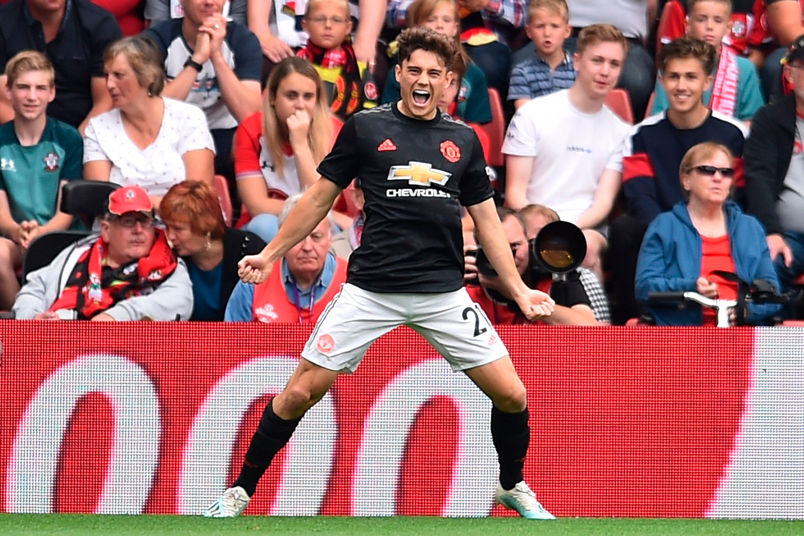 Manchester United's Welsh midfielder Daniel James celebrates scoring the opening goal during the English Premier League football match between Southampton and Manchester United at St Mary's Stadium in Southampton, southern England on August 31, 2019. (Pho