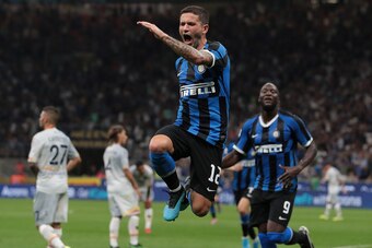 MILAN, ITALY - AUGUST 26:  Stefano Sensi of FC Internazionale celebrates his goal during the Serie A match between FC Internazionale and US Lecce at Stadio Giuseppe Meazza on August 26, 2019 in Milan, Italy.  (Photo by Emilio Andreoli/Getty Images)
