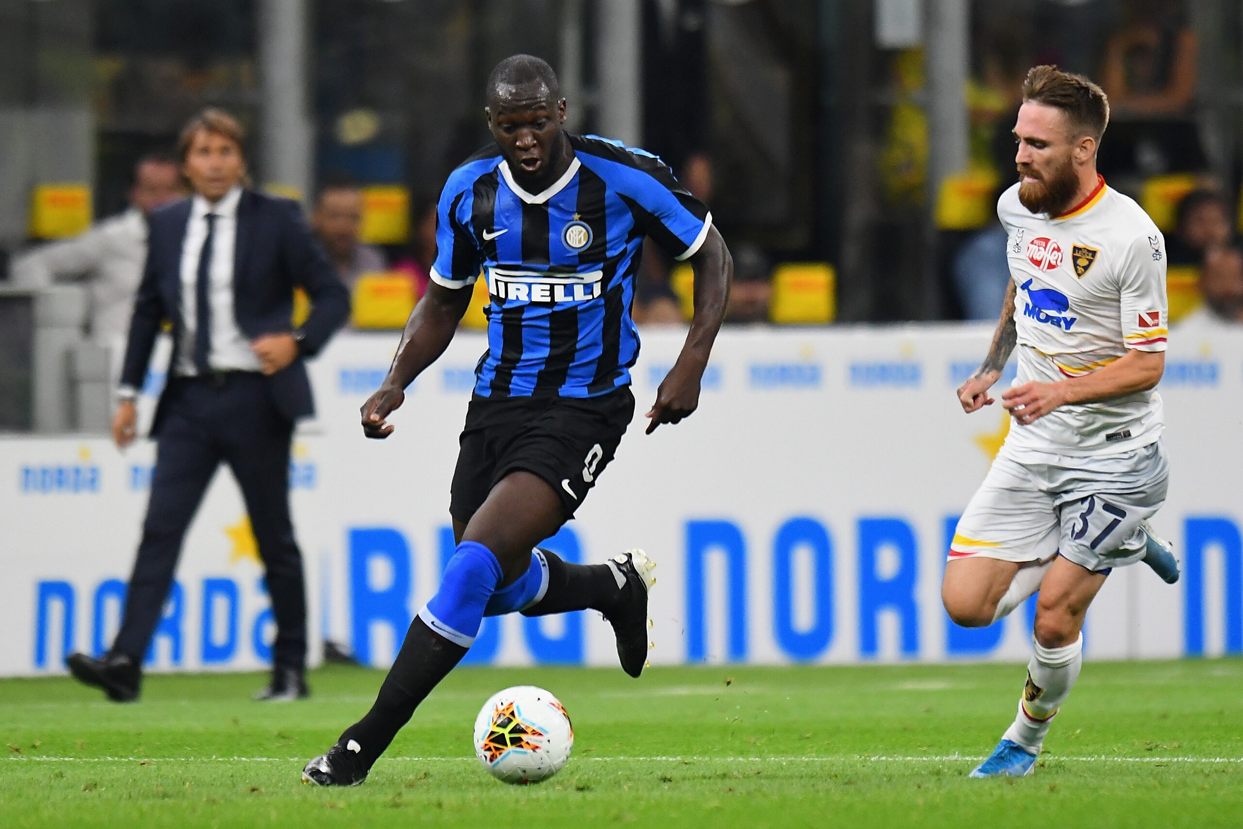 MILAN, ITALY - AUGUST 26:  Romelu Lukaku of FC Internazionale  in action during the Serie A match between FC Internazionale and US Lecce at Stadio Giuseppe Meazza on August 26, 2019 in Milan, Italy.  (Photo by Alessandro Sabattini/Getty Images)