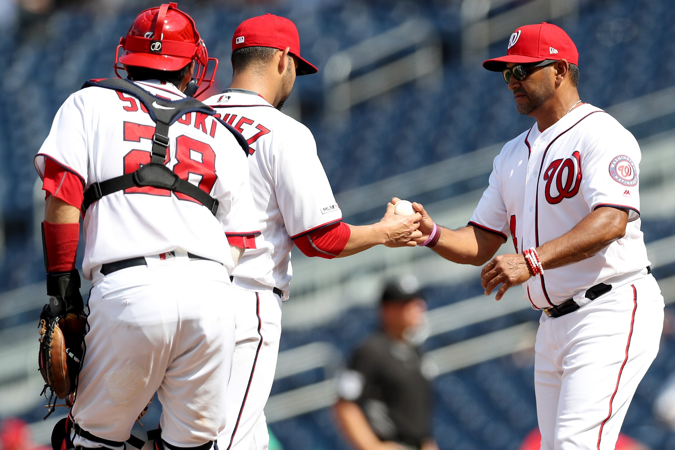 WASHINGTON, DC - SEPTEMBER 04: Manager manager Dave Martinez #4 removes starting pitcher Anibal Sanchez #19 of the Washington Nationals in the sixth inning against the New York Mets at Nationals Park on September 04, 2019 in Washington, DC. (Photo by Rob WASHINGTON, DC - SEPTEMBER 04: Manager manager Dave Martinez #4 removes starting pitcher Anibal Sanchez #19 of the Washington Nationals in the sixth inning against the New York Mets at Nationals Park on September 04, 2019 in Washington, DC. (Photo by Rob