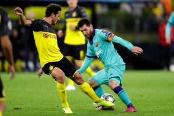 DORTMUND, GERMANY - SEPTEMBER 17: Lionel Messi of FC Barcelona  during the UEFA Champions League  match between Borussia Dortmund v FC Barcelona at the Signal Iduna Park on September 17, 2019 in Dortmund Germany (Photo by Laurens Lindhout/Soccrates/Getty 