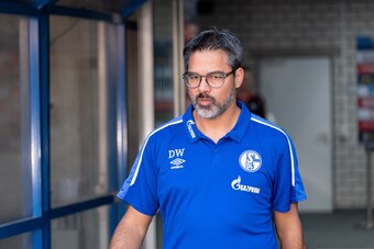PADERBORN, GERMANY - SEPTEMBER 15: Head coach David Wagner of Schalke looks on prior the Bundesliga match between SC Paderborn 07 and FC Schalke 04 at Benteler Arena on September 15, 2019 in Paderborn, Germany. (Photo by TF-Images/Getty Images)