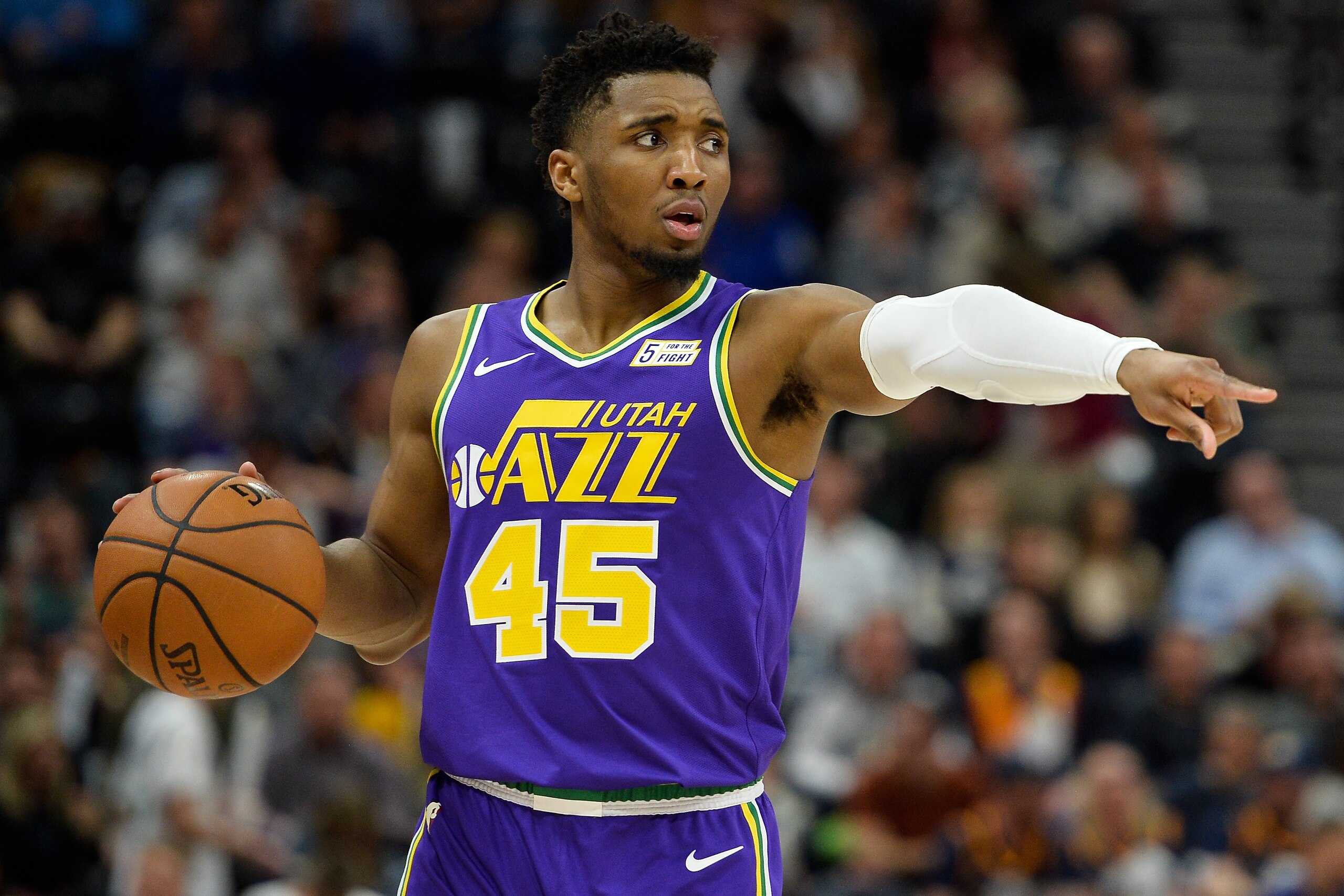 SALT LAKE CITY, UT - MARCH 04: Donovan Mitchell #45 of the Utah Jazz looks for a pass during a game against the New Orleans Pelicans at Vivint Smart Home Arena on March 4, 2019 in Salt Lake City, Utah. NOTE TO USER: User expressly acknowledges and agree SALT LAKE CITY, UT - MARCH 04: Donovan Mitchell #45 of the Utah Jazz looks for a pass during a game against the New Orleans Pelicans at Vivint Smart Home Arena on March 4, 2019 in Salt Lake City, Utah. NOTE TO USER: User expressly acknowledges and agree