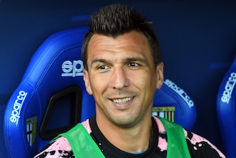 PARMA, ITALY - AUGUST 24: Mario Mandzukic of Juventus  looks on during the Serie A match between Parma Calcio and Juventus at Stadio Ennio Tardini on August 24, 2019 in Parma, Italy.  (Photo by Alessandro Sabattini/Getty Images)