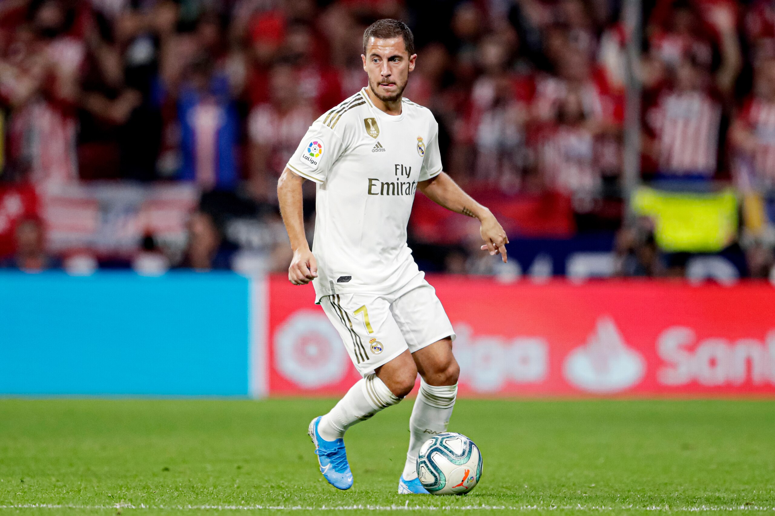 MADRID, SPAIN - SEPTEMBER 28: Hazard of Real Madrid  during the La Liga Santander  match between Atletico Madrid v Real Madrid at the Estadio Wanda Metropolitano on September 28, 2019 in Madrid Spain (Photo by Rico Brouwer/Soccrates/Getty Images)