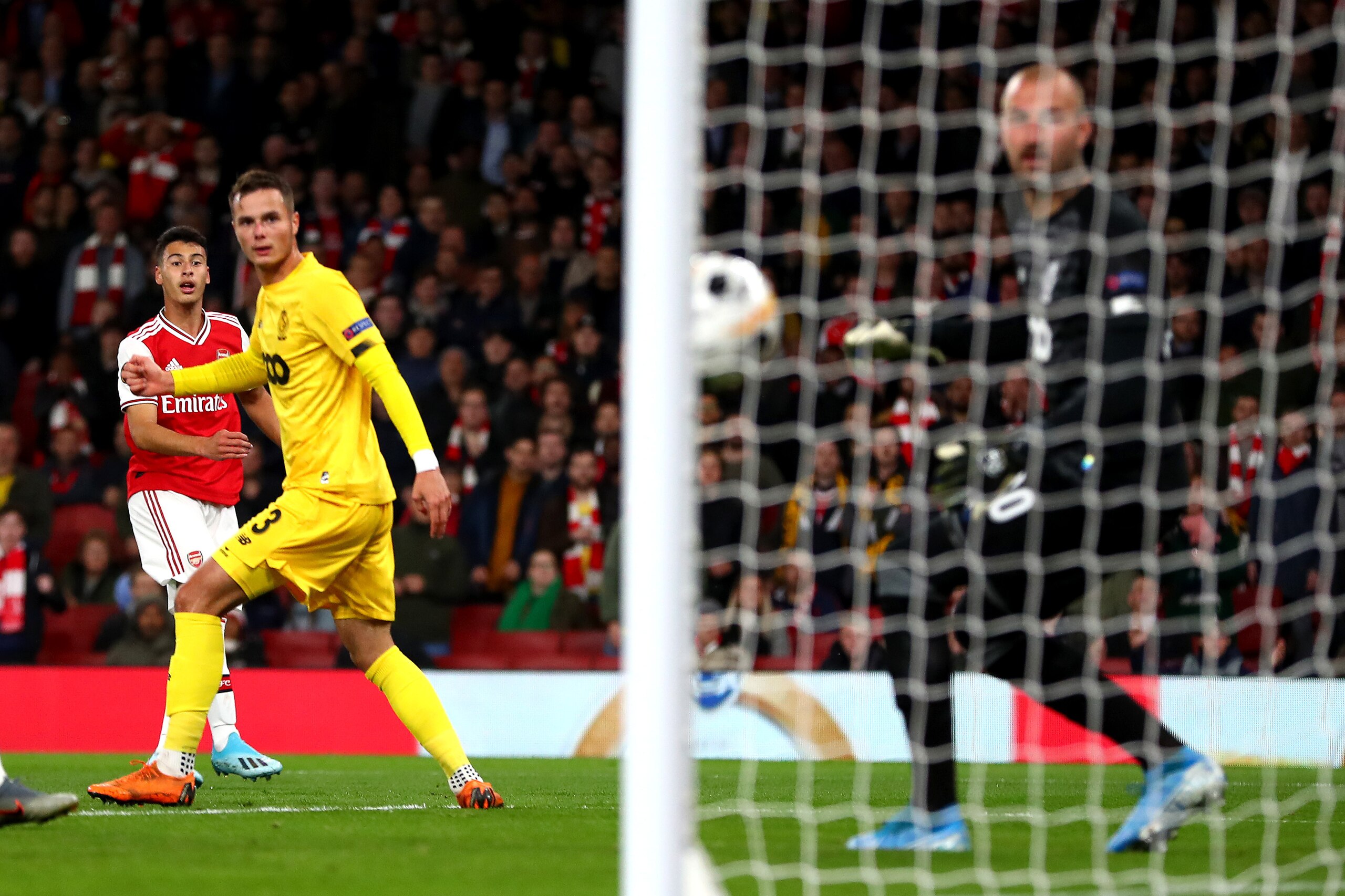 LONDON, ENGLAND - OCTOBER 03: Gabriel Martinelli of Arsenal scores his team's second goal during the UEFA Europa League group F match between Arsenal FC and Standard Liege at Emirates Stadium on October 03, 2019 in London, United Kingdom. (Photo by Dan Is
