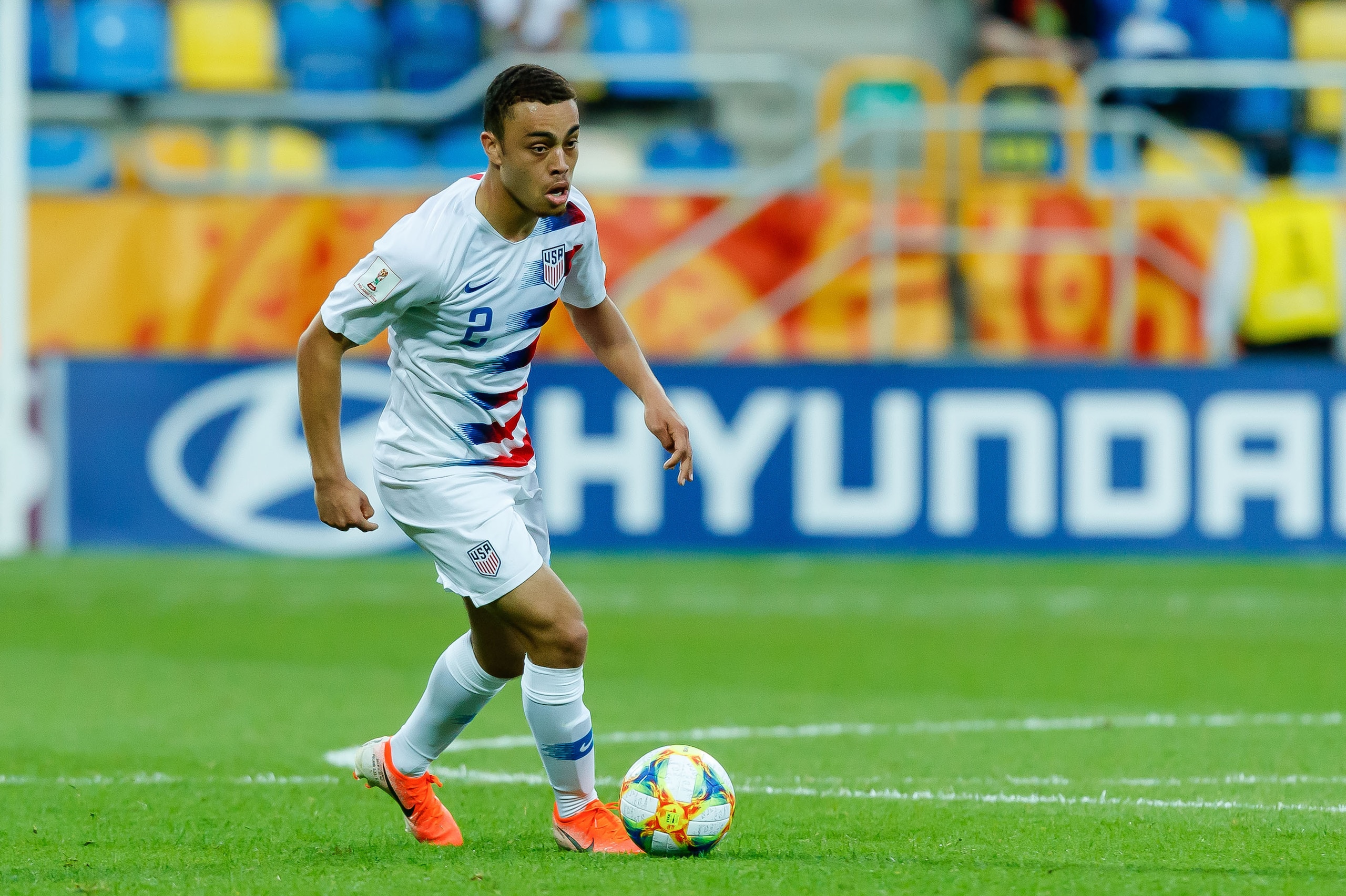 GDYNIA, POLAND - JUNE 08: Sergino Dest of USA controls the ball during the 2019 FIFA U-20 World Cup Quarter Final match between USA and Ecuador at Gdynia Stadium on June 8, 2019 in Gdynia, Poland. (Photo by TF-Images/Getty Images)