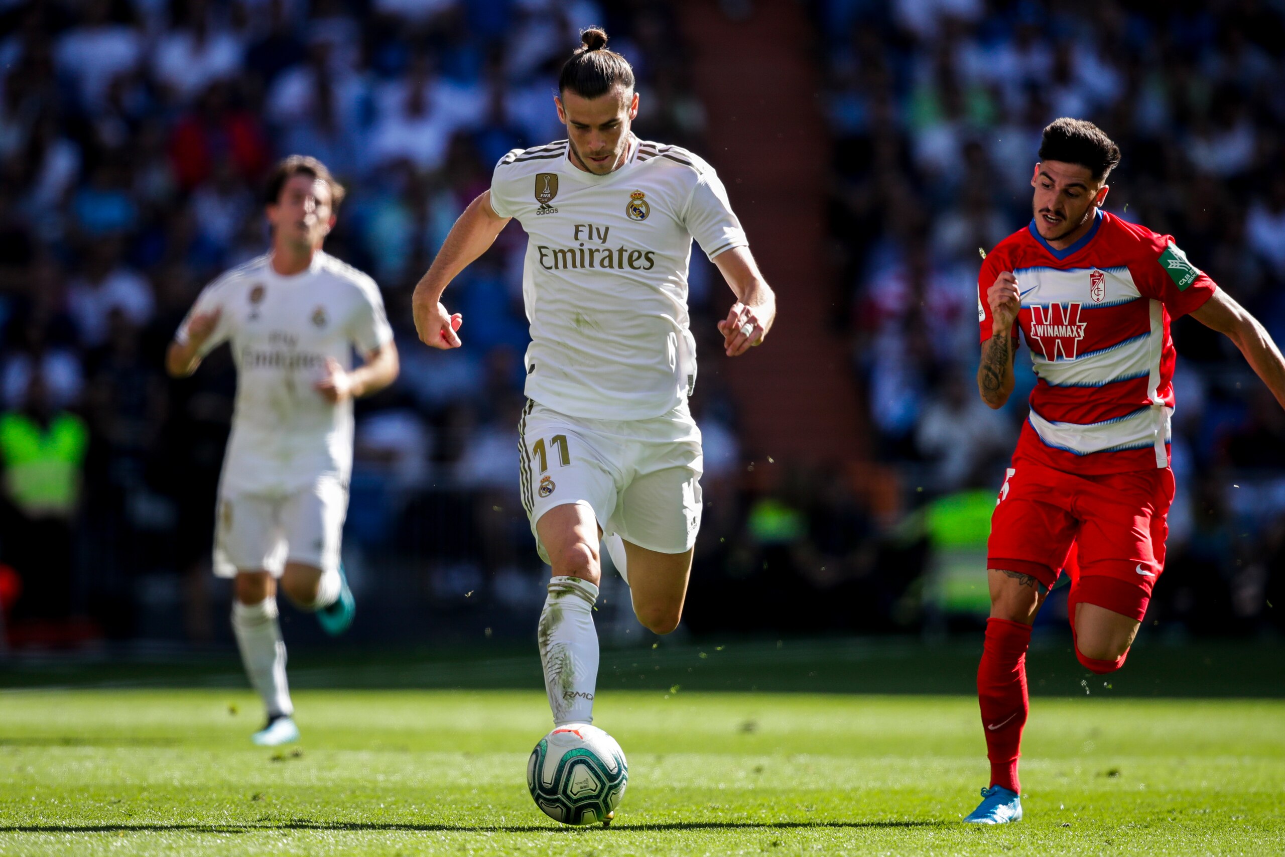 MADRID, SPAIN - OCTOBER 5: Gareth Bale of Real Madrid during the La Liga Santander match between Real Madrid v Granada at the Santiago Bernabeu on October 5, 2019 in Madrid Spain (Photo by David S. Bustamante/Soccrates/Getty Images) MADRID, SPAIN - OCTOBER 5: Gareth Bale of Real Madrid during the La Liga Santander match between Real Madrid v Granada at the Santiago Bernabeu on October 5, 2019 in Madrid Spain (Photo by David S. Bustamante/Soccrates/Getty Images)
