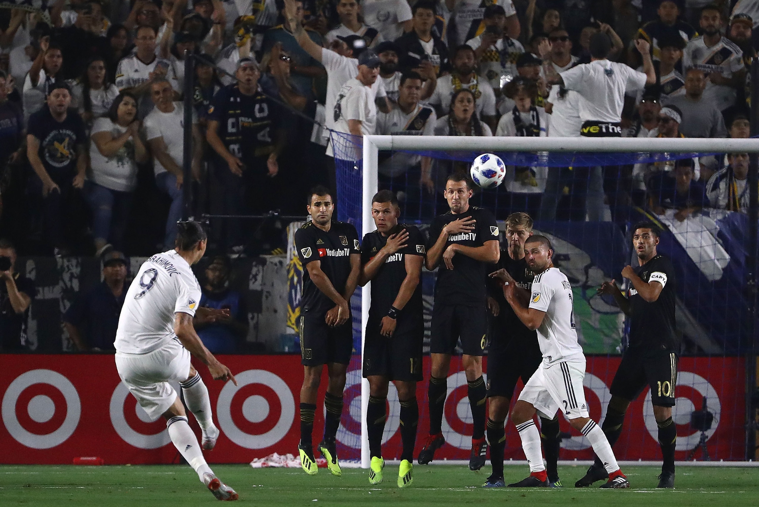 CARSON, CA - AUGUST 24: Zlatan Ibrahimovic #9 of Los Angeles Galaxy takes a direct free-kick during the first half of their MLS match at StubHub Center on August 24, 2018 in Carson, California. LAFC and the Galaxy played to a 1-1 draw. (Photo by Victor CARSON, CA - AUGUST 24: Zlatan Ibrahimovic #9 of Los Angeles Galaxy takes a direct free-kick during the first half of their MLS match at StubHub Center on August 24, 2018 in Carson, California. LAFC and the Galaxy played to a 1-1 draw. (Photo by Victor