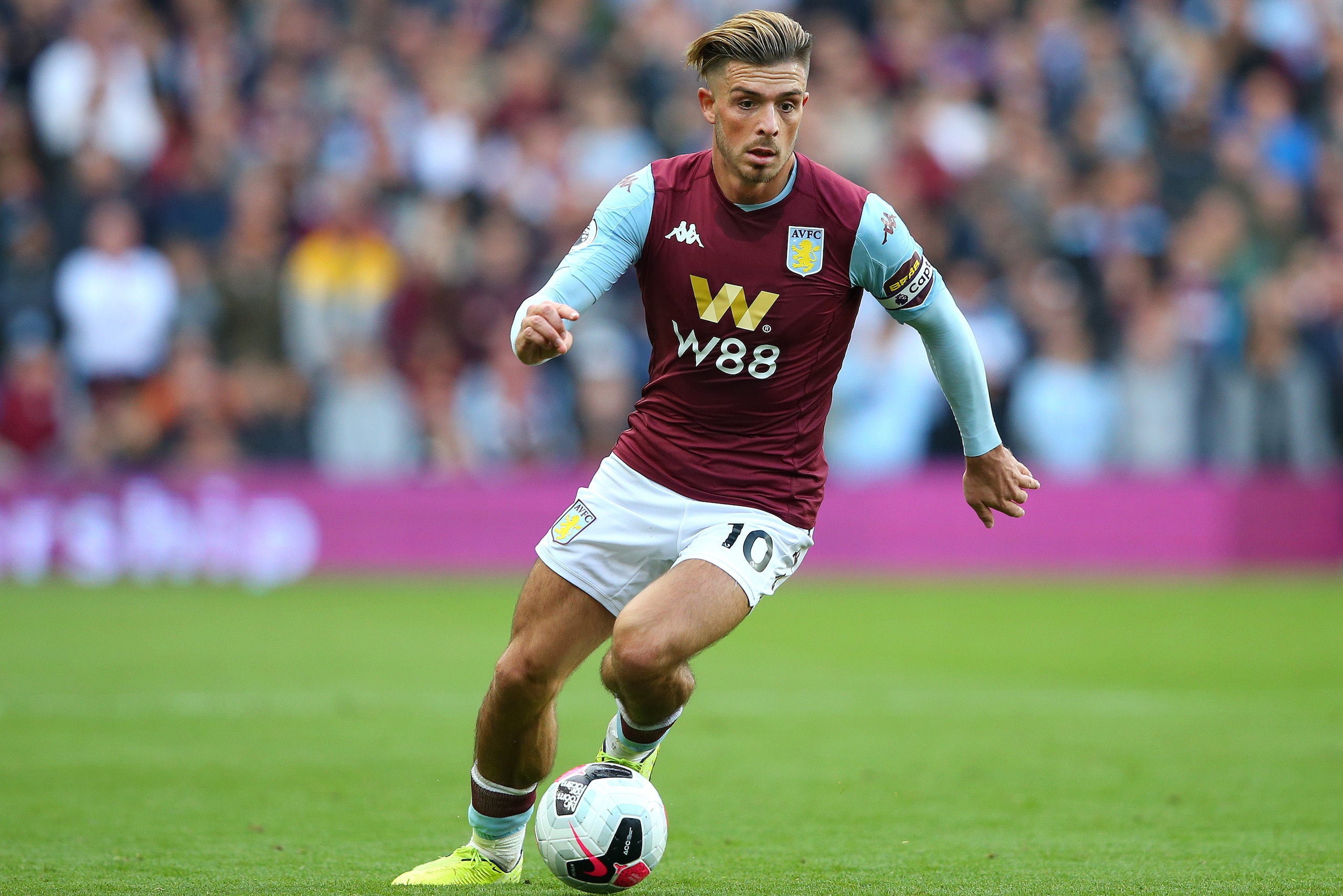 BIRMINGHAM, ENGLAND - OCTOBER 19:   Jack Grealish of Aston Villa runs with the ball during the Premier League match between Aston Villa and Brighton & Hove Albion at Villa Park on October 19, 2019 in Birmingham, United Kingdom. (Photo by Alex Livesey/Gett