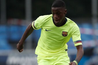 EINDHOVEN, NETHERLANDS - NOVEMBER 28: Moriba Kourouma Kourouma of FC Barcelona U19 during the    match between PSV U19 v FC Barcelona U19 at the De Herdgang on November 28, 2018 in Eindhoven Netherlands (Photo by Soccrates/Getty Images)