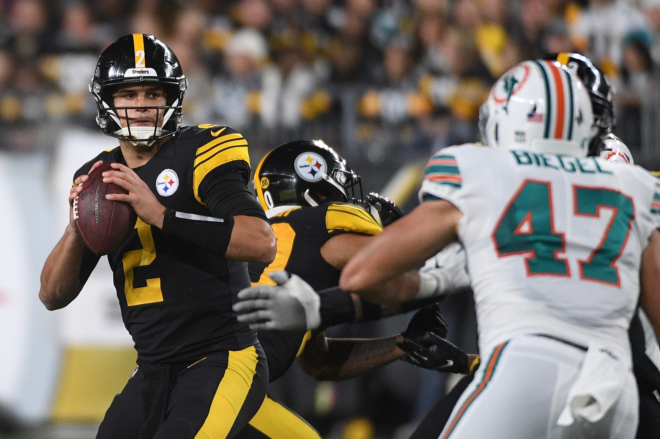 PITTSBURGH, PA - OCTOBER 28: Mason Rudolph #2 of the Pittsburgh Steelers drops back to pass in the first quarter during the game against the Miami Dolphins at Heinz Field on October 28, 2019 in Pittsburgh, Pennsylvania. (Photo by Justin Berl/Getty Images)