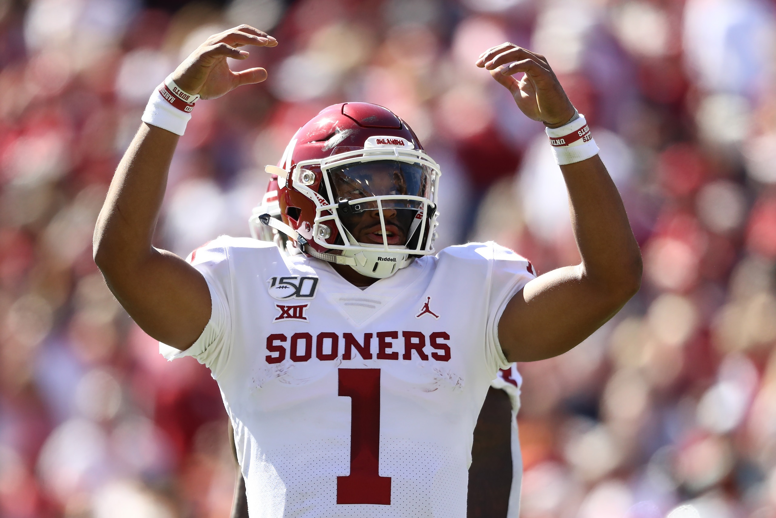 DALLAS, TEXAS - OCTOBER 12:  Jalen Hurts #1 of the Oklahoma Sooners during the 2019 AT&T Red River Showdown at Cotton Bowl on October 12, 2019 in Dallas, Texas. (Photo by Ronald Martinez/Getty Images)