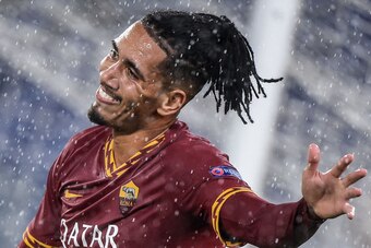 AS Roma's English defender Chris Smalling reacts during the UEFA Europa League Group J football match AS Roma vs Borussia Moenchengladbach on October 24, 2019 at the Olympic stadium in Rome. (Photo by Filippo MONTEFORTE / AFP) (Photo by FILIPPO MONTEFORTE