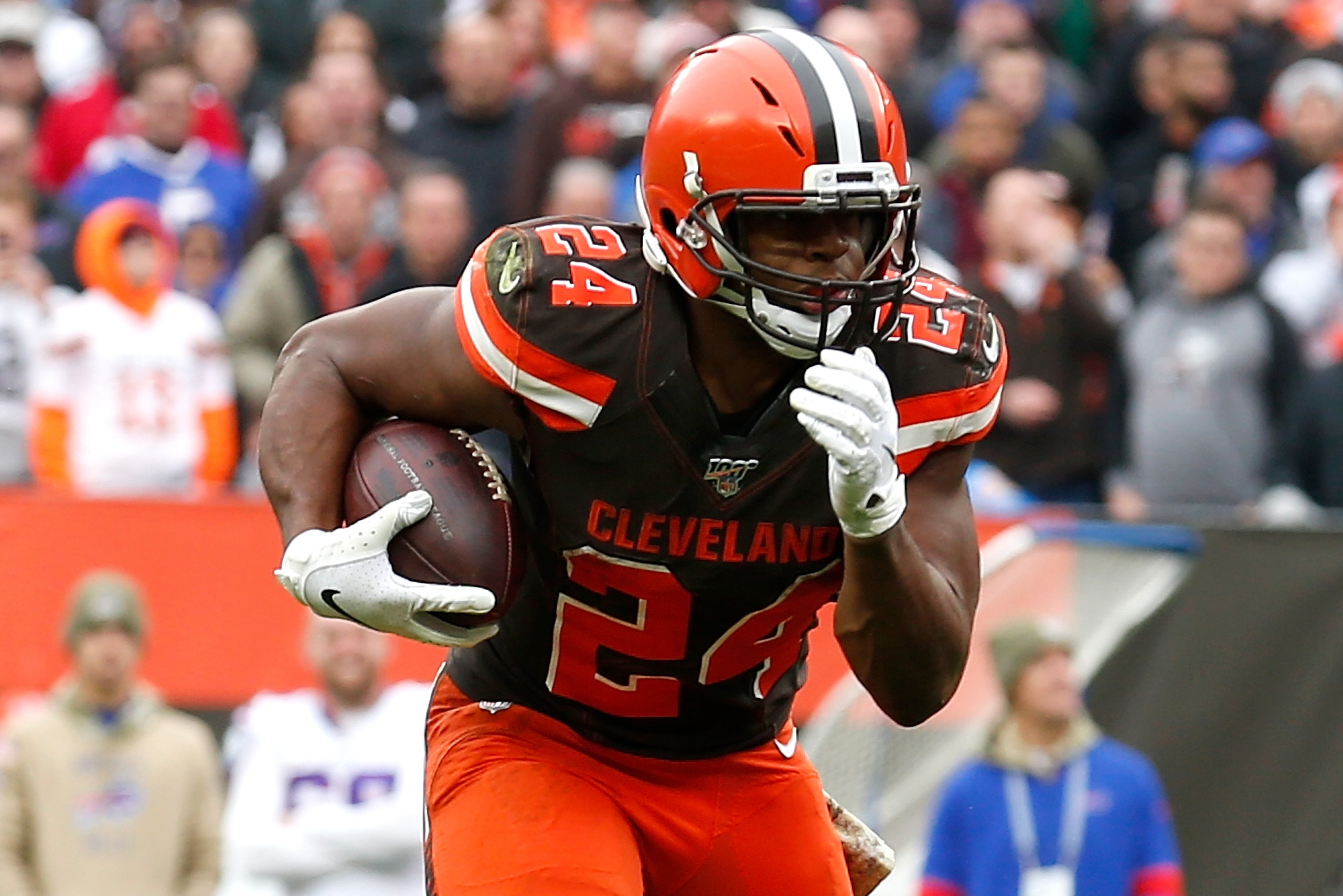 CLEVELAND, OH - NOVEMBER 10:  Nick Chubb #24 of the Cleveland Browns runs with the ball during the game against the Buffalo Bills at FirstEnergy Stadium on November 10, 2019 in Cleveland, Ohio. (Photo by Kirk Irwin/Getty Images)