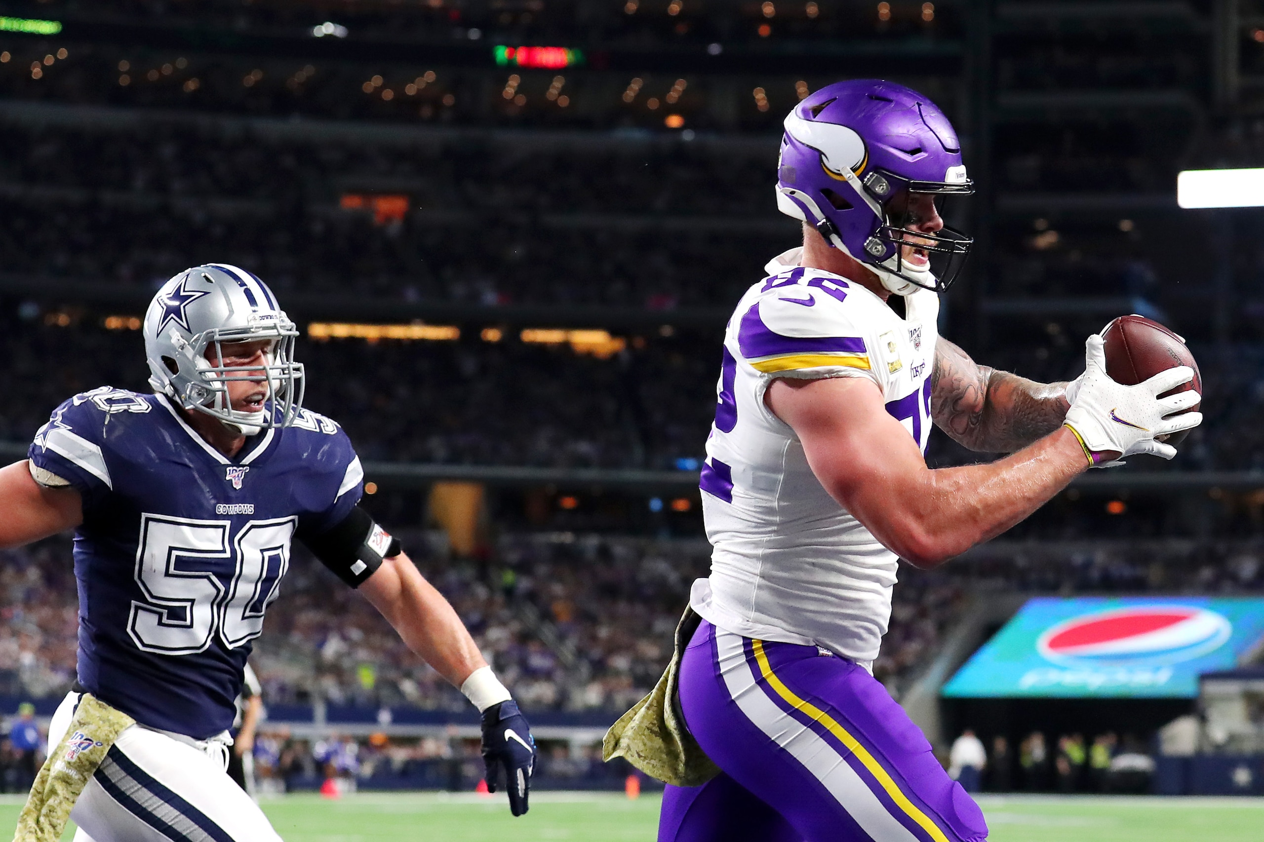 ARLINGTON, TEXAS - NOVEMBER 10: Kyle Rudolph #82 of the Minnesota Vikings catches his second touchdown pass of the first quarter against the Dallas Cowboys at AT&T Stadium on November 10, 2019 in Arlington, Texas. (Photo by Tom Pennington/Getty Images) ARLINGTON, TEXAS - NOVEMBER 10: Kyle Rudolph #82 of the Minnesota Vikings catches his second touchdown pass of the first quarter against the Dallas Cowboys at AT&T Stadium on November 10, 2019 in Arlington, Texas. (Photo by Tom Pennington/Getty Images)