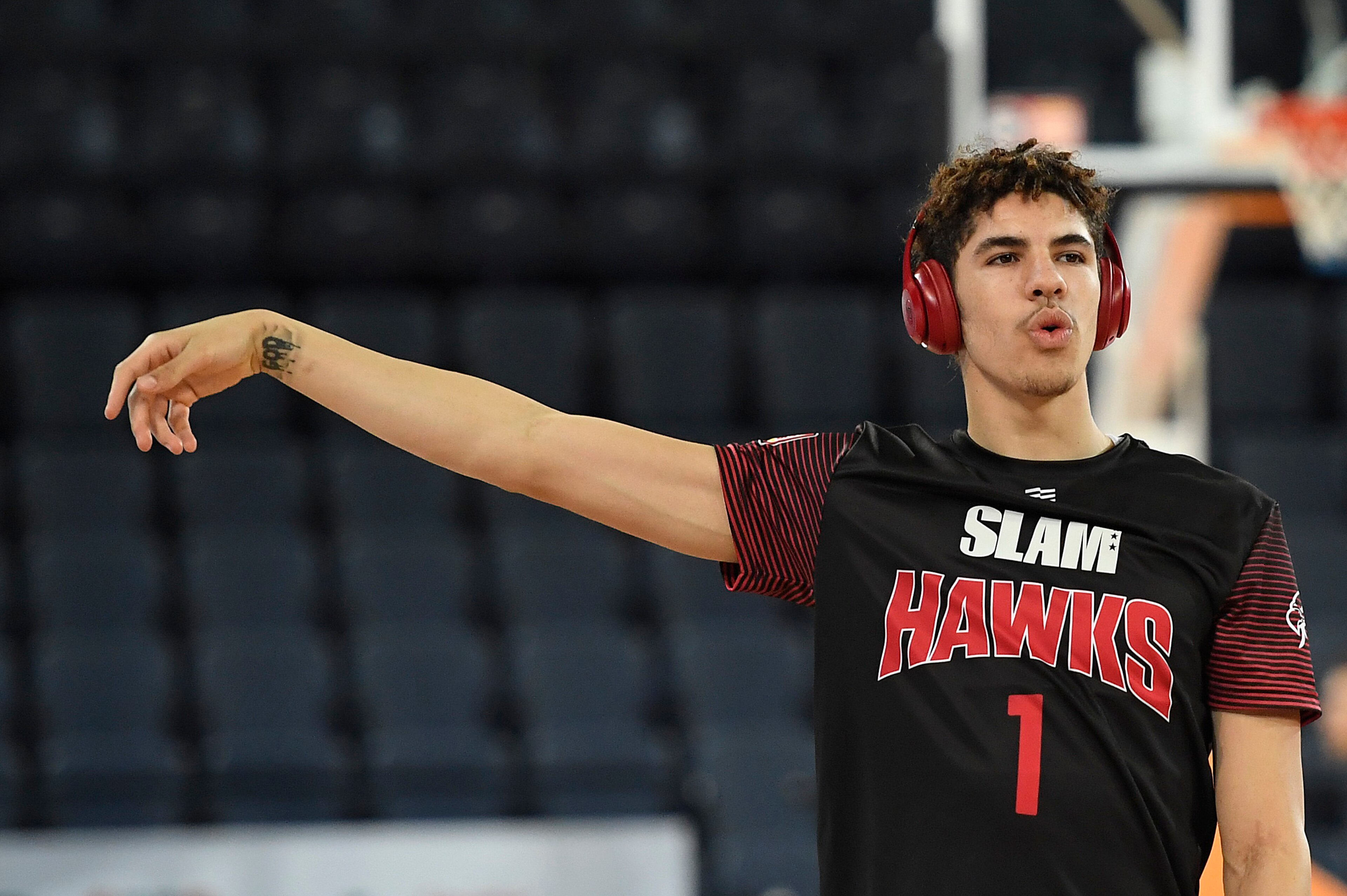 CAIRNS, AUSTRALIA - NOVEMBER 09: LaMelo Ball of the Hawks warms up before the start of the round six NBL match between the Cairns Taipans and the Illawarra Hawks at the Cairns Convention Centre on November 09, 2019 in Cairns, Australia. (Photo by Ian Hitc