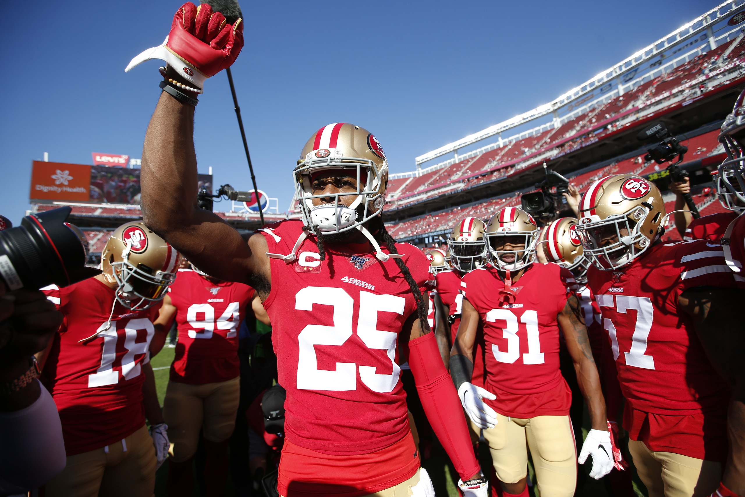 SANTA CLARA, CA - NOVEMBER 17: Richard Sherman #25 of the San Francisco 49ers fires the team up on the field prior to the game against the Arizona Cardinals at Levi's Stadium on November 17, 2019 in Santa Clara, California. The 49ers defeated the Cardinal