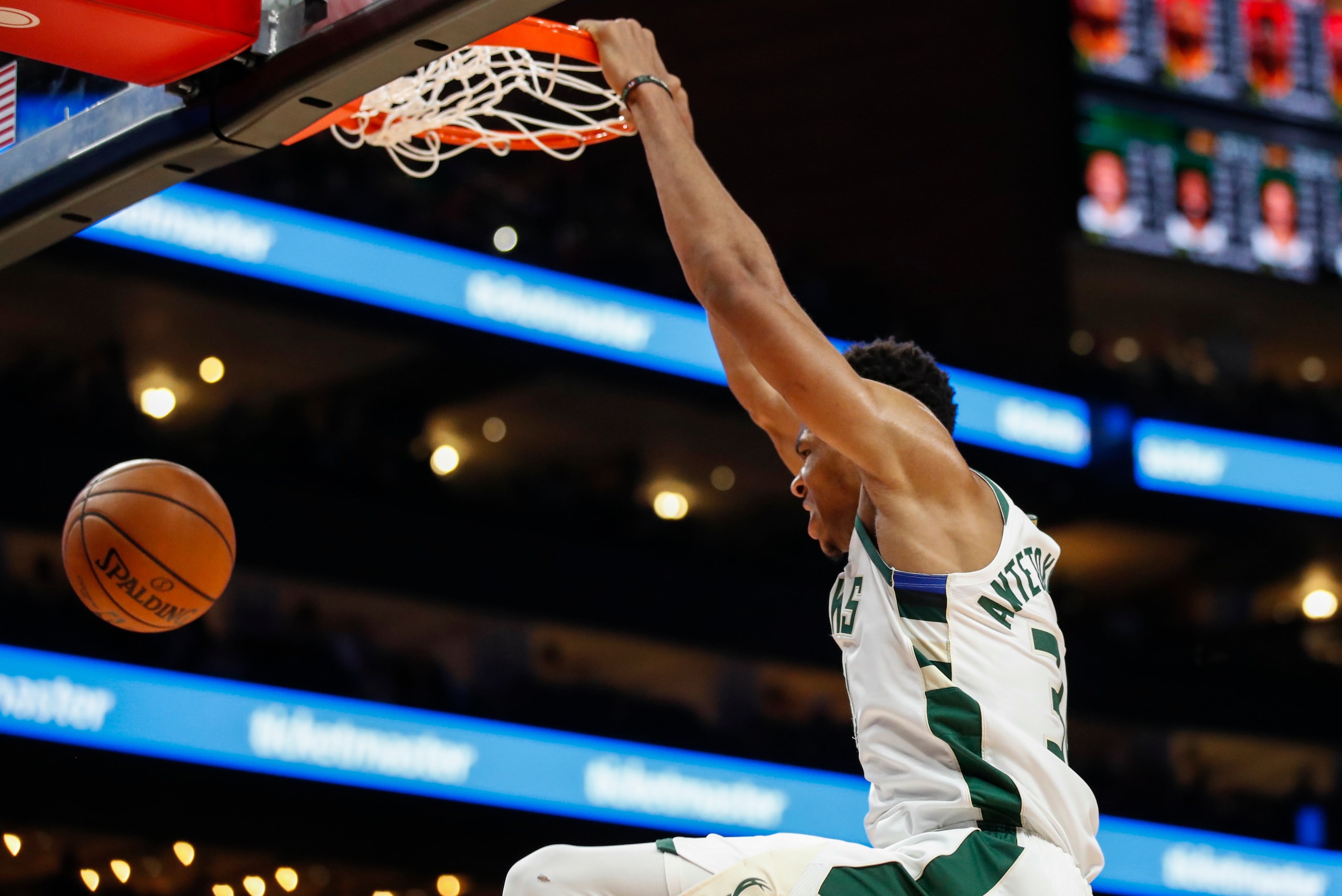 ATLANTA, GA - NOVEMBER 20: Giannis Antetokounmpo #34 of the Milwaukee Bucks slam dunks the ball during the second half of an NBA game against the Atlanta Hawks at State Farm Arena on November 20, 2019 in Atlanta, Georgia. NOTE TO USER: User expressly ackn ATLANTA, GA - NOVEMBER 20: Giannis Antetokounmpo #34 of the Milwaukee Bucks slam dunks the ball during the second half of an NBA game against the Atlanta Hawks at State Farm Arena on November 20, 2019 in Atlanta, Georgia. NOTE TO USER: User expressly ackn