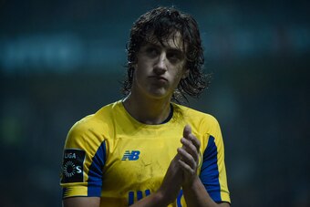 FC Porto's Portuguese forward Fabio Silva gestures during the Portuguese league football match  Boavista FC against FC Porto at the Bessa stadium in Porto on November 10, on 2019. (Photo by MIGUEL RIOPA / AFP) (Photo by MIGUEL RIOPA/AFP via Getty Images)