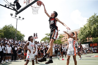 NEW YORK, NEW YORK - AUGUST 18: Chet Holmgren #15 of Team Zion dunks against Team Jimma during the SLAM Summer Classic 2019 at Dyckman Park on August 18, 2019 in New York City. (Photo by Michael Reaves/Getty Images) NEW YORK, NEW YORK - AUGUST 18: Chet Holmgren #15 of Team Zion dunks against Team Jimma during the SLAM Summer Classic 2019 at Dyckman Park on August 18, 2019 in New York City. (Photo by Michael Reaves/Getty Images)