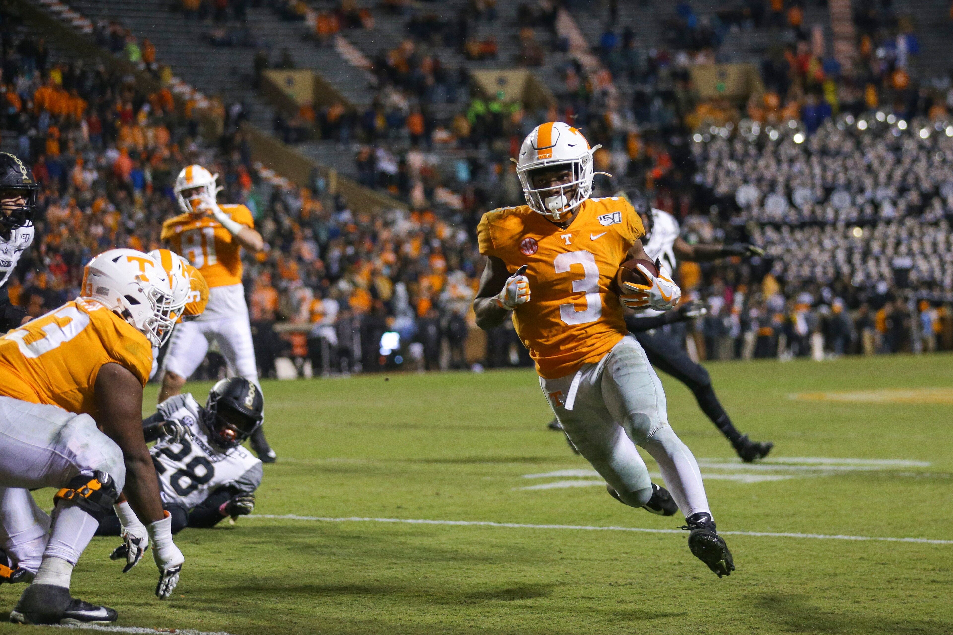 KNOXVILLE, TENNESSEE - NOVEMBER 30: Eric Gray #3 of the Tennessee Volunteers runs with the ball against the Vanderbilt Commodores during the second quarter at Neyland Stadium on November 30, 2019 in Knoxville, Tennessee. (Photo by Silas Walker/Getty Image KNOXVILLE, TENNESSEE - NOVEMBER 30: Eric Gray #3 of the Tennessee Volunteers runs with the ball against the Vanderbilt Commodores during the second quarter at Neyland Stadium on November 30, 2019 in Knoxville, Tennessee. (Photo by Silas Walker/Getty Image
