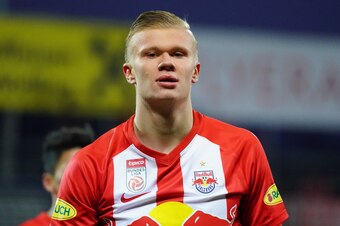 MARIA ENZERSDORF, AUSTRIA - DECEMBER 1: Erling Braut Haaland of Salzburg during the tipico Bundesliga match between FC Flyeralarm Admira and FC Red Bull Salzburg at BFSZ-Arena on December 1, 2019 in Maria Enzersdorf, Austria. (Photo by Markus Tobisch/SEPA