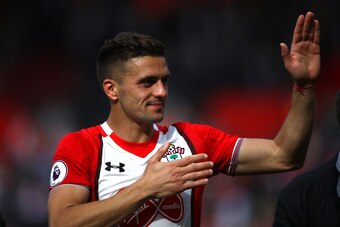 SOUTHAMPTON, ENGLAND - MAY 13:  Dusan Tadic of Southampton shows appreciation to the fans after the Premier League match between Southampton and Manchester City at St Mary's Stadium on May 13, 2018 in Southampton, England.  (Photo by Clive Mason/Getty Ima